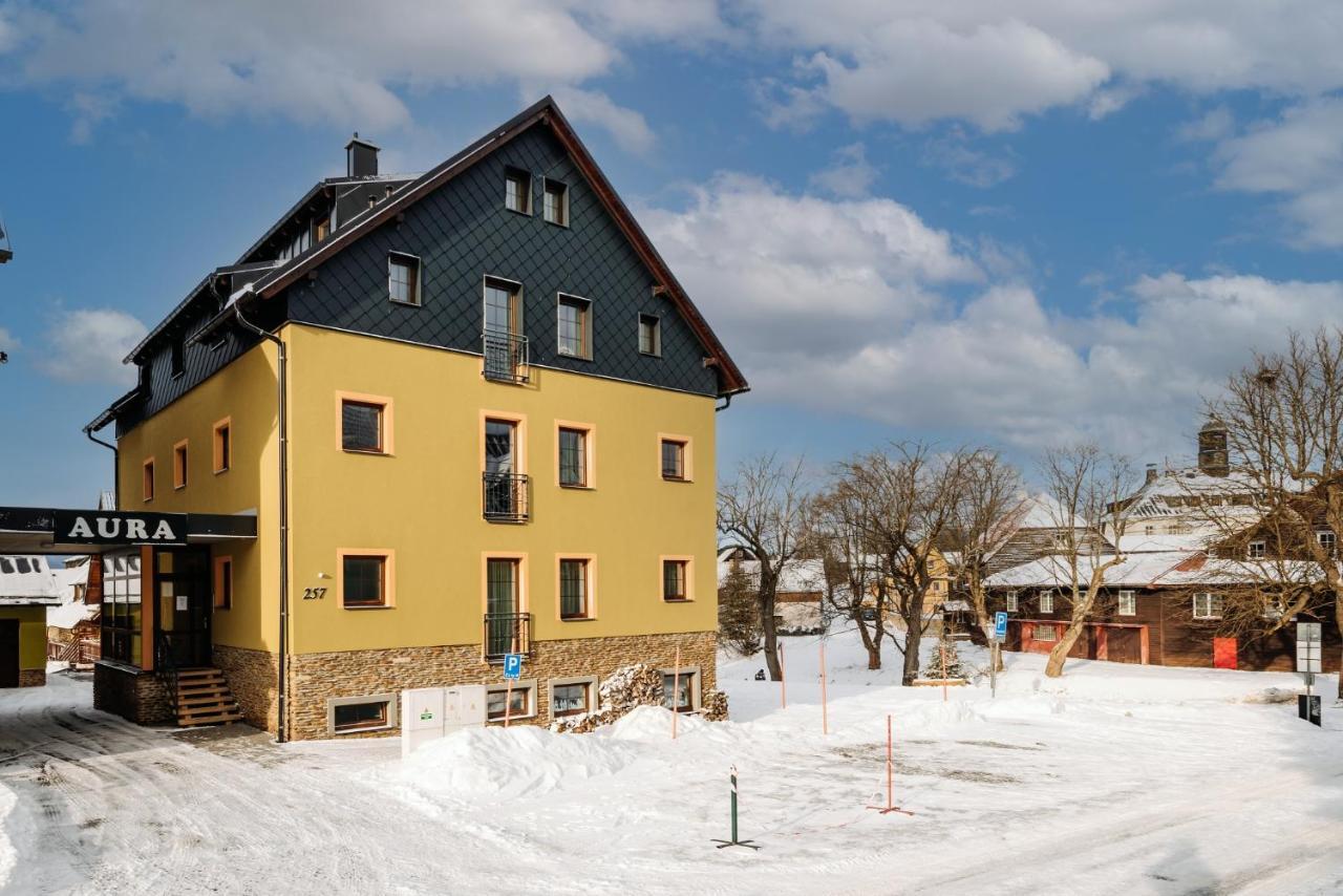 Aura III Appartement Boží Dar Buitenkant foto