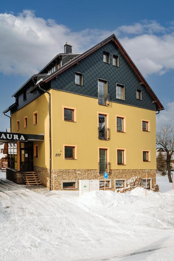 Aura III Appartement Boží Dar Buitenkant foto